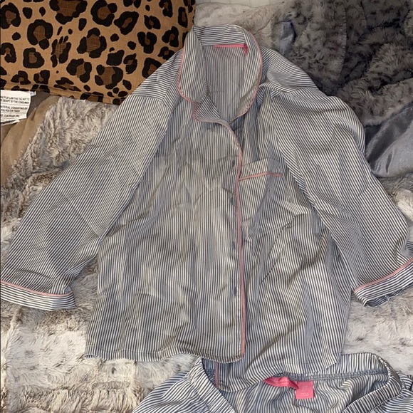 Pj set - Picture 4 of 6